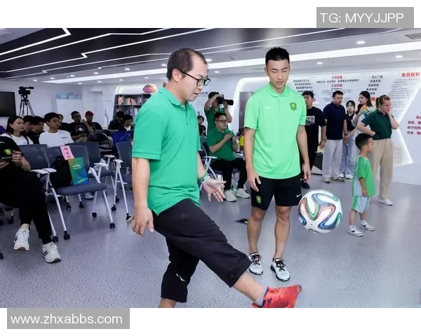 球星紧身短裤足球潮流引领新风尚运动时尚与竞技的完美融合